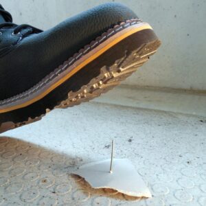 accident injury danger nail shoe 994005